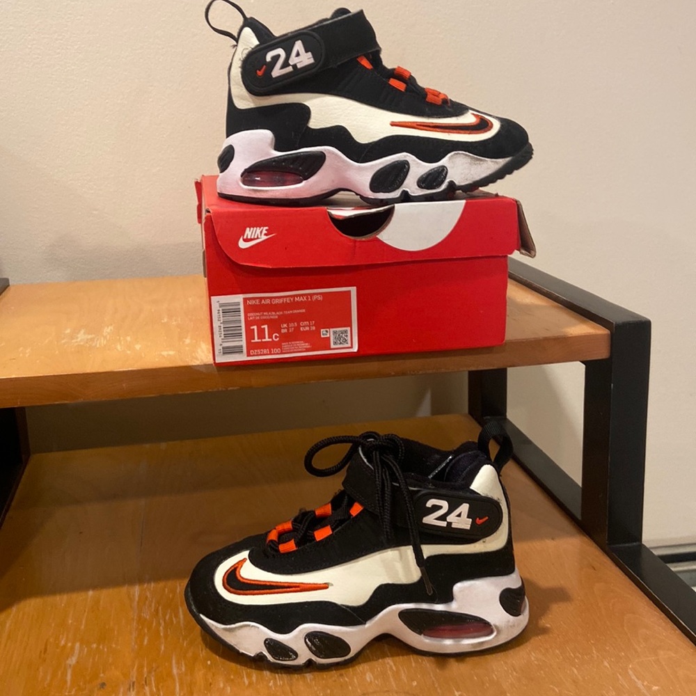 Toddler boys Nike Air Griffey Max 1 size 11c used black/white/Red (original box)